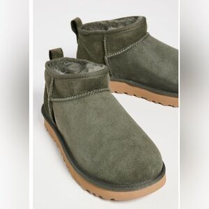 NIB UGG Women's Classic Ultra Mini Boot, Olive,  US 7